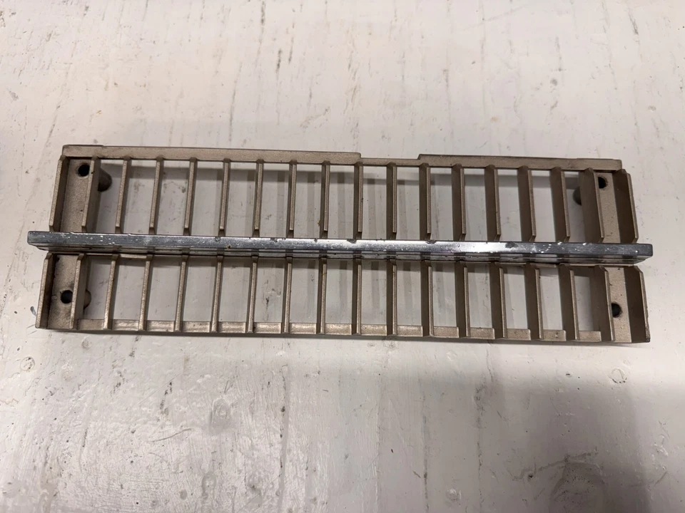 Grelha Buick Riviera 1969 - Imagem 4 de 4