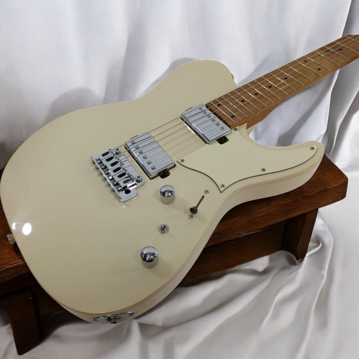 Bacchus TAC24 Std-RSM/M Electric Guitar, Locking Tuners, 8.8 Bacchus TAC24 Std-RSM/M Electric Guitar, Locking Tuners, 8.8