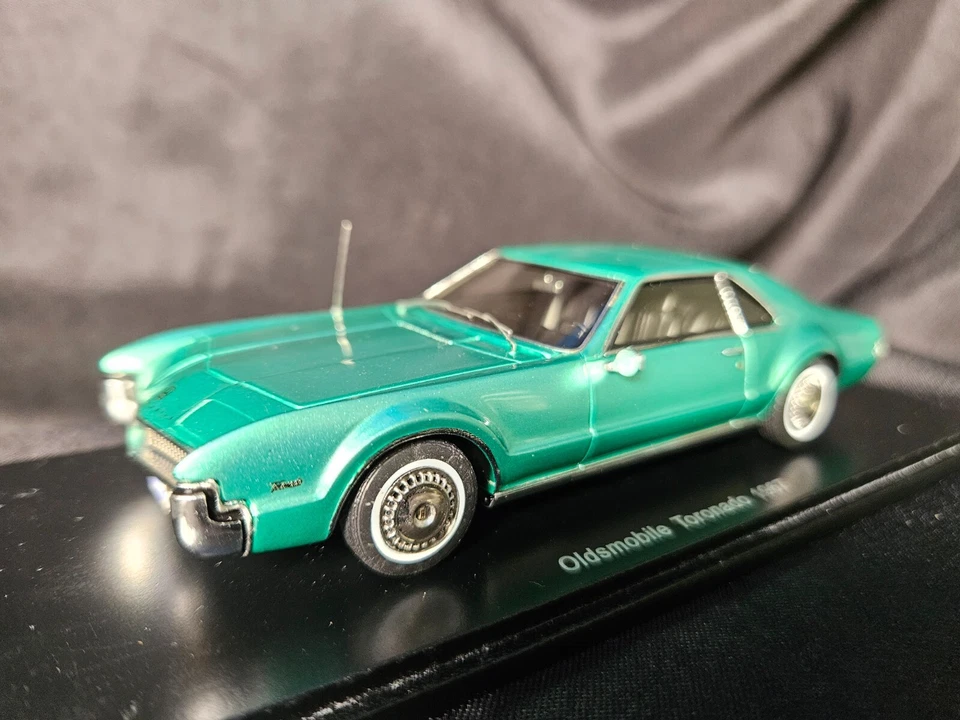 Spark Models 1967 Oldsmobile Toronado escala 1:43 Inv. #4158 Foto 4 de 4