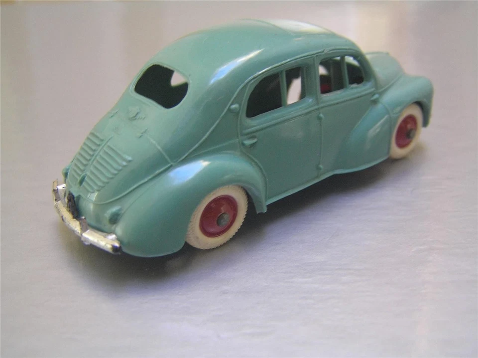 Norev vintage plastic model Renault 4CV with tin base 1/43 scale made in France - Image 3 of 4