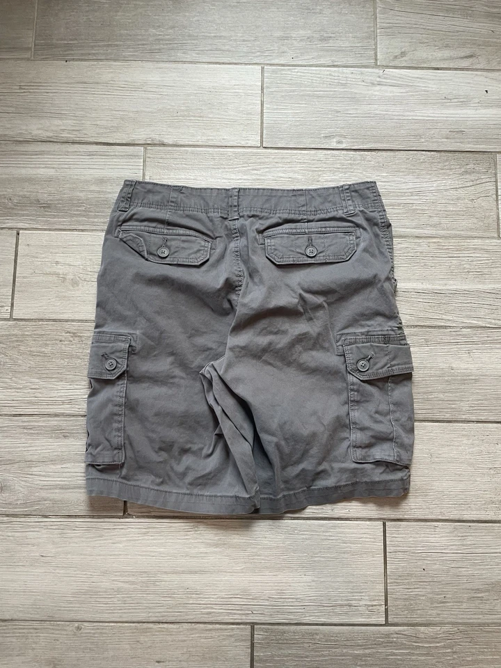 Pantalones cortos cargo grises Foto 3 de 4