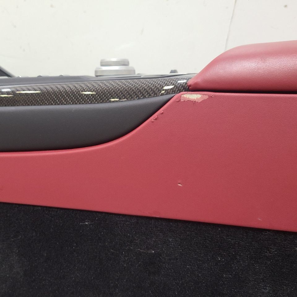 Maserati Levante 2020-2020 Front Center console Red