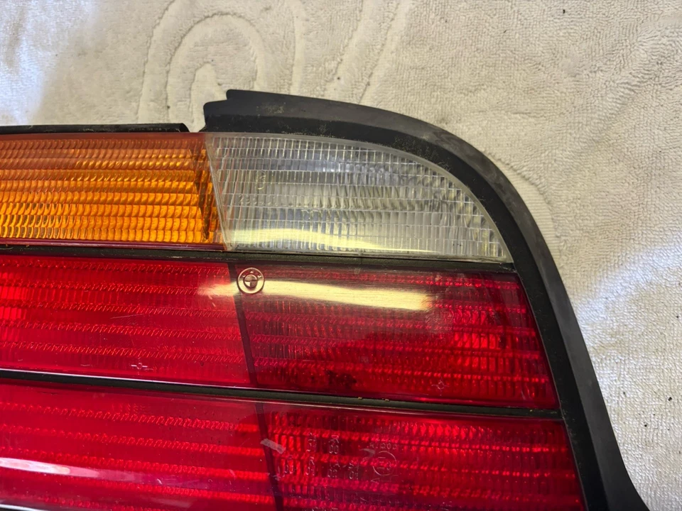🚗 92-99 BMW 318i 323i M3 325i 328i Driver Left LH Tail Light - Изображение 3 из 4