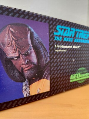 Star Trek Next Generation Lieutenant Worf - GEOmetric Vinyl Model Kit