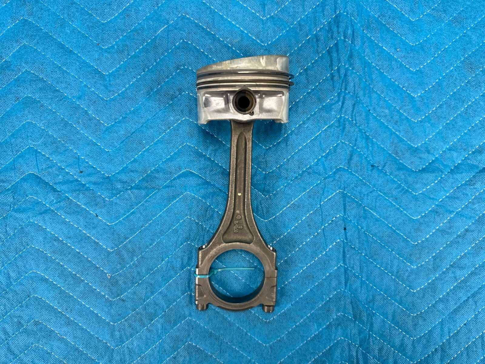 Bentley Flying Spur Engine Piston & Connecting Rod Passenger Side 29k 06-12 OEM