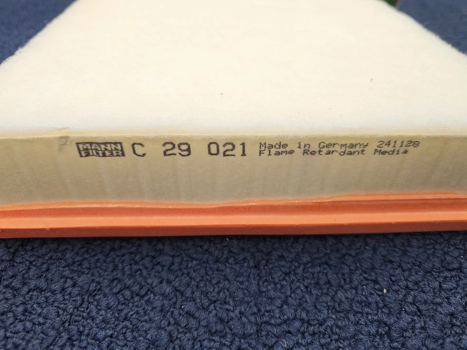 Filtro de aire Mann Filter C 29 021 para Volvo S60 V60 Cross Country 2024 Foto 3 de 4