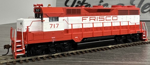 Locomotora diésel Athearn HO #91757 Frisco GP-35 #717 - ¡Lista para DCC y nueva en caja! | Zustand: Used
