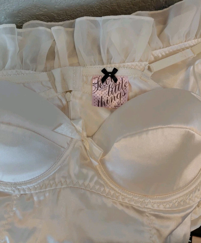 Sujetador Lencería Top Victorias Secret "Sexy Little Things" Marfil Talla 36C Novia Foto 4 de 4