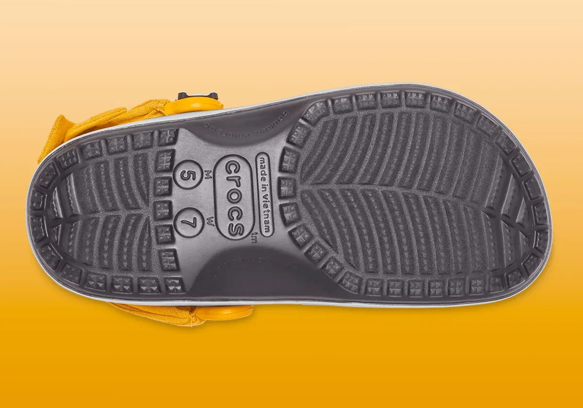 Crocs Classic Clog x One Piece Monkey D. Luffy 212125-90H Men's