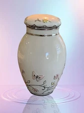 New!! 2006 Ardleigh Elliott (A6940)  A Year Of Wishes Musical Vase With Lid