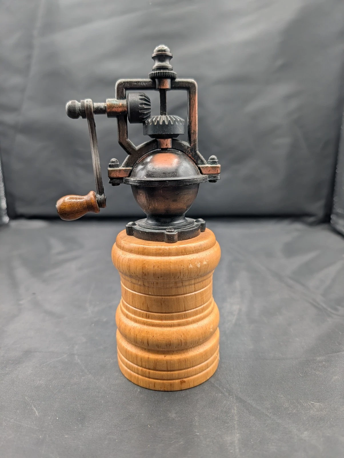 Vintage Italian Style Pepper Mill Grinder Antique Cast Iron Look Top Wood