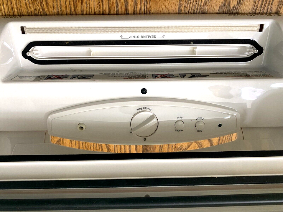 FoodSaver Premier Series V1085 Vacuum Food Sealer White Barely used eBay