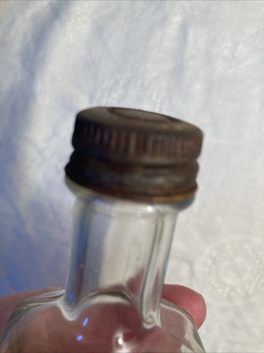 BOYE OIL STAINLESS HIGH GRADE BOTTLE WITH LABEL CLEAR WITH CAP RARE 3 FLUID OZ - Picture 4 of 8