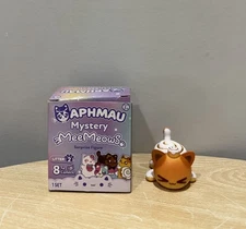 Aphmau MeeMeows Surprise Vinyl Figure Series 2 - Cinnamon Roll Cat READ