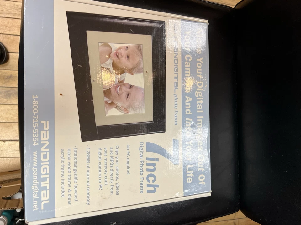 Pandigital 7" LCD Digital Photo Picture Frame Remote Control PAN70-0 NIB 128MB - Image 3 of 4