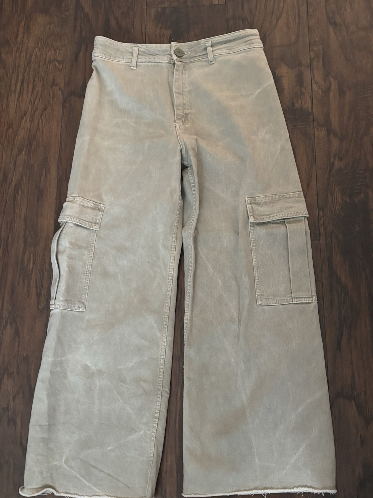 Zara Size 10 Women's Beige Cargo Pants Relaxed Wide-Leg inseam 27 3/4”