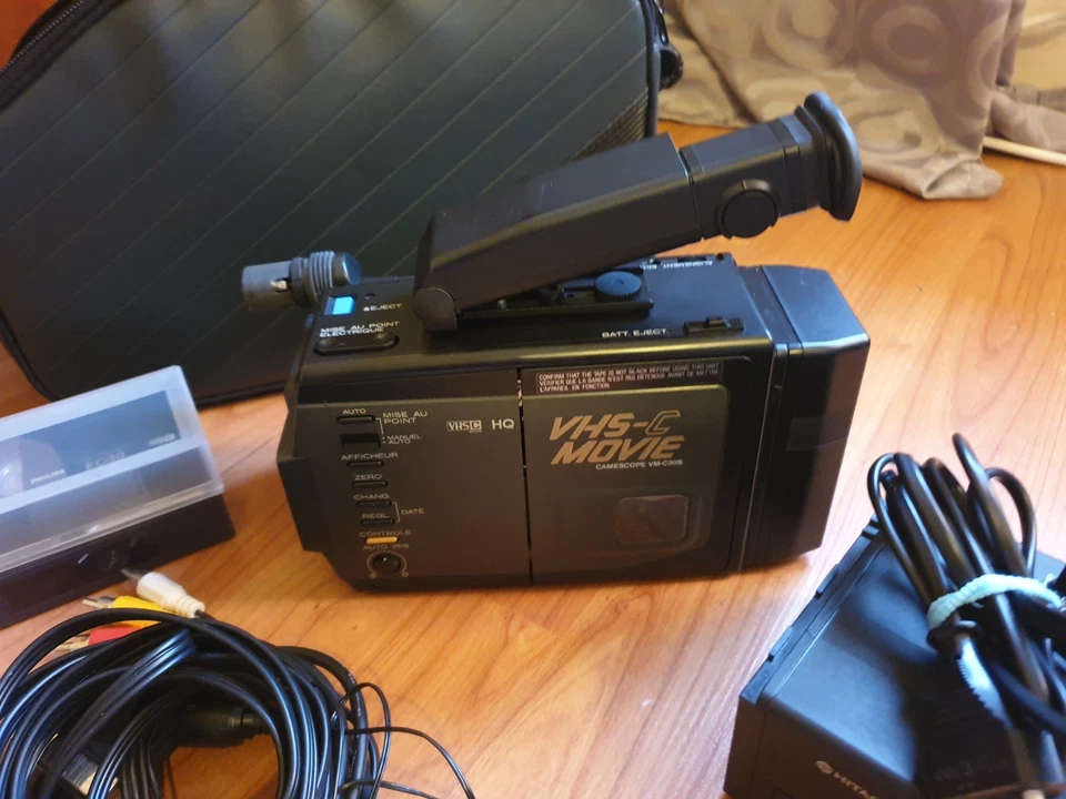 Camescope VHS-C movie * Hitachi VM-C30S * Camera HQ video 80's - Photo 2/4