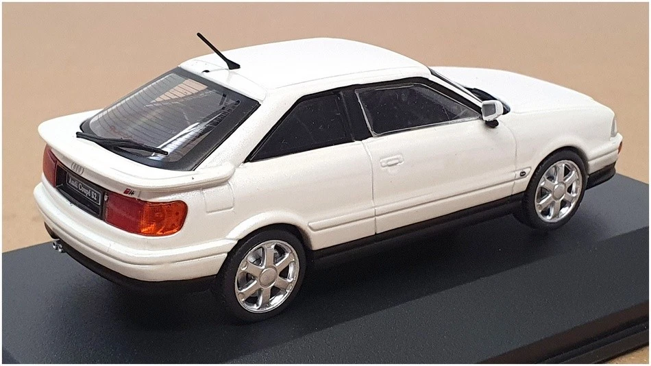 Solido escala 1/43 fundido S4312202 - Audi Coupe S2 - Branco pérola - Imagem 2 de 4