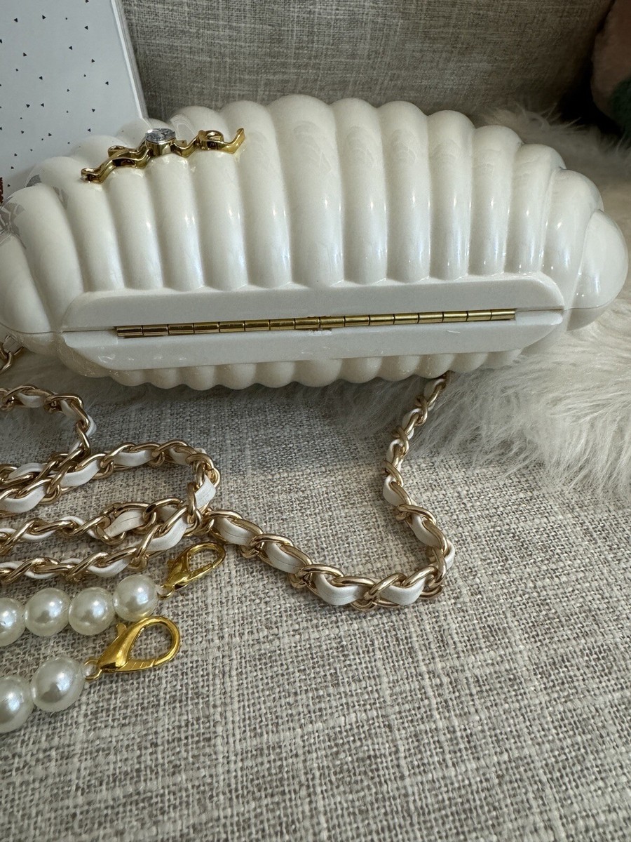 Chanel Beauty VIP Limited Edition Novelty Rhinestone Shell Pearl
