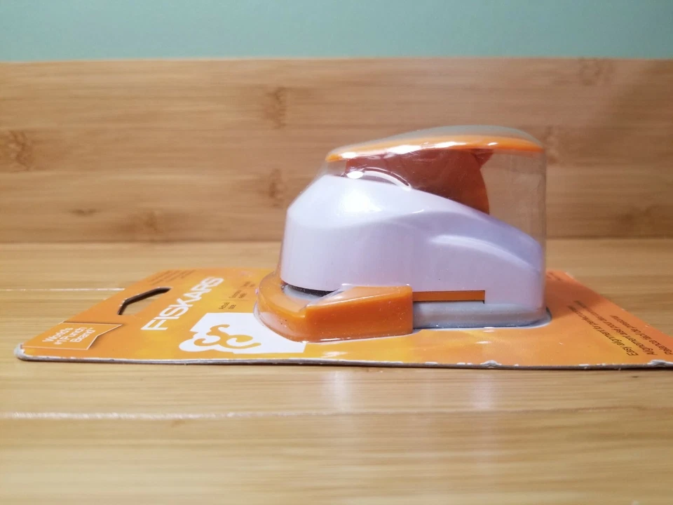 Punzón de palanca de esquina compacto Fiskers "desplazamiento" álbum de recortes fabricación de tarjetas hágalo usted mismo boda Foto 3 de 4