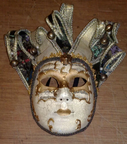 Maschere artistiche e di antiquariato