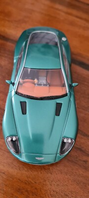 Aston Martin V 12 Vanquish  für Carrera Universal 132