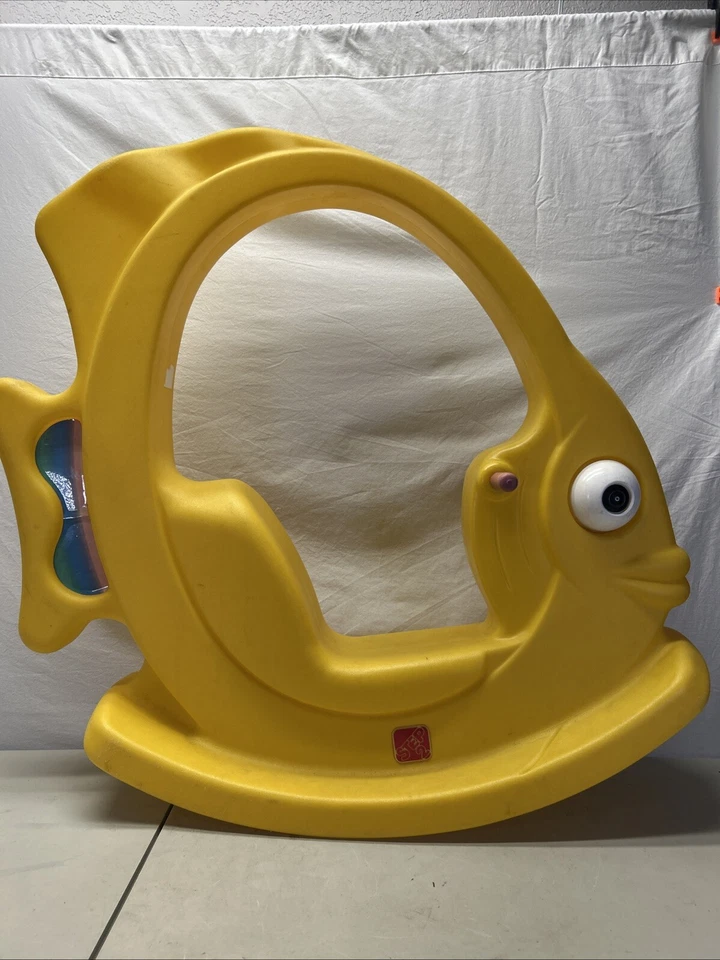Paso 2 Mecedor Amarillo Ángel Pez Rocker Niño Pequeño Paseo - Raro De Colección Foto 2 de 4