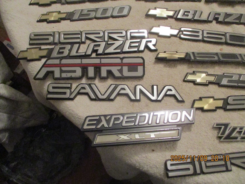 USED FORD TRUCKS,  CHEVROLET TRUCKS EMBLEM LOT - Image 2 of 4