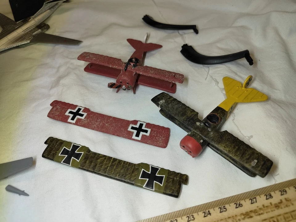 Aereo Militare Russia ROTTI  - SOLO PER RICAMBI  o Diorami.  - Immagine 2 di 4