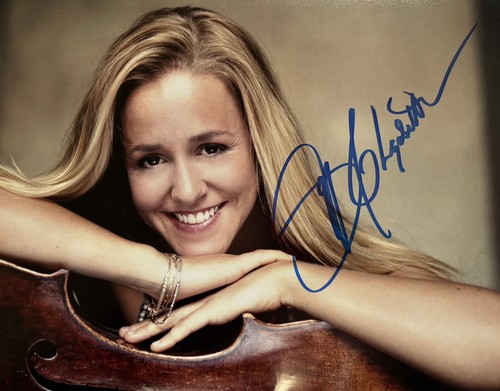 Sol Gabetta signiert Großfoto Cello original Unterschrift Autogramm signed (37) - Bild 2 von 2