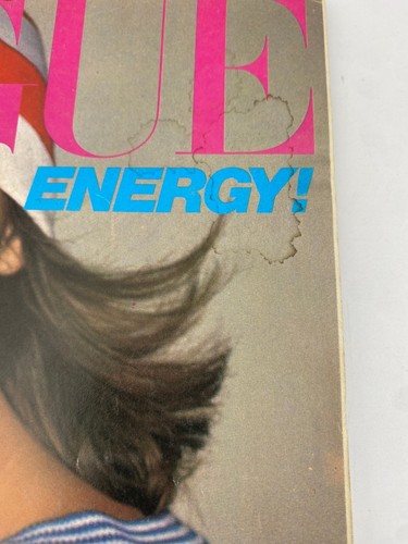 VOGUE MAGAZINE 1980 April FREE GIFT WRAP Fast Dispatch - Picture 2 of 9