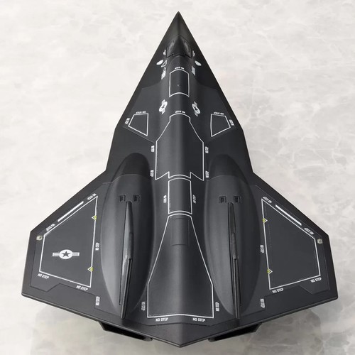 Figura de plástico Top Gun Maverick Dark Star escala 1/100 nueva 2025 BellFine Japón - Imagen 6 de 10