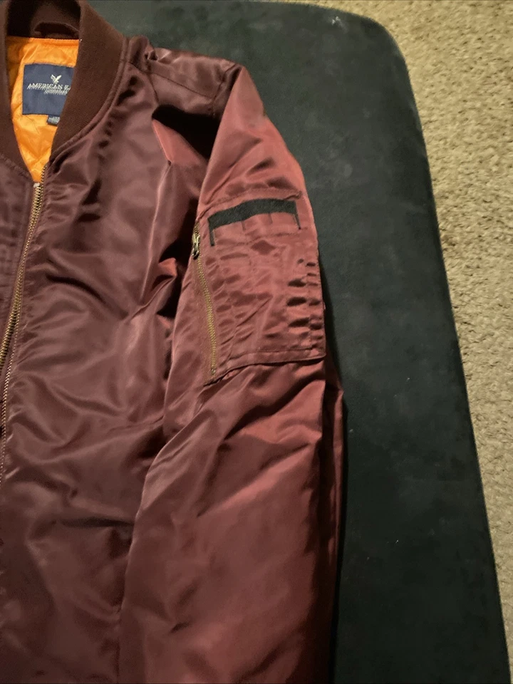 Chaqueta grande para hombre American Eagle borgoña bolsillos con cremallera completa Foto 4 de 4