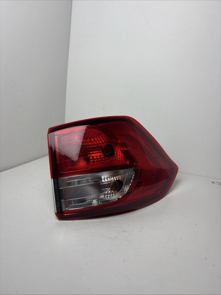 Luz trasera izquierda Ford Ecosport 2018 conductor lámpara Gn15-13405-CD fabricante original Foto 2 de 4