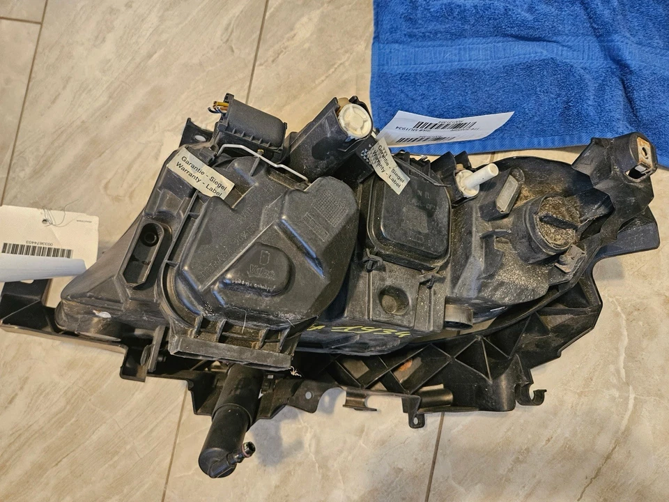 Faro pasajero delantero BMW 328xi 2010 Foto 4 de 4