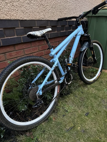 GT Chucker jump bike - Picture 3 of 5