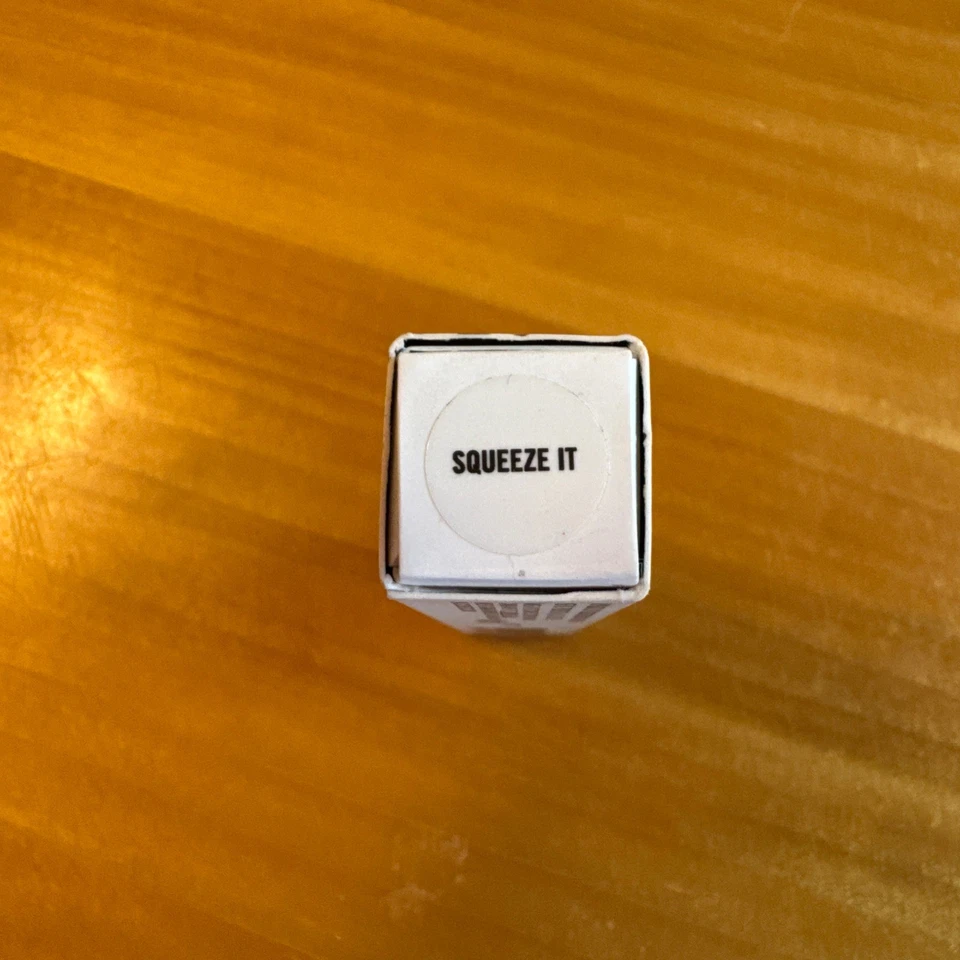 Блеск для губ MAC FAFI Lipglass SQUEEZE IT новый в коробке 0,17 унции подлинный - Изображение 2 из 4