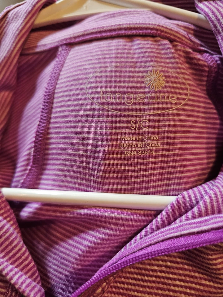 Pullover pequeño con cuello de mandarina 1/4 cremallera púrpura con rayas blancas, ¡BONITO! Foto 3 de 3