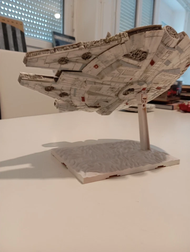 star wars faucon millenium Bandai Millennium Falcon - Photo 3/4