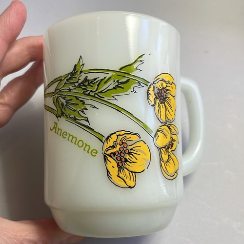 Vintage Federal Glass Anemone Milk Glass Coffee Mug Yellow Flower D Handle