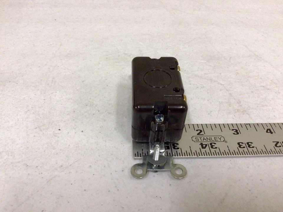 NEW, ARROW HART WIRING DEVICES 1181 AC SINGLE POLE, NICKEL, AC LOCK SWITCH, 15A - Image 4 of 4