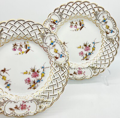 TWO FRAUREUTH SAXONY PIERCED RETICULATED 8in FLORAL PLATES, 9161, EXCELLENT COND