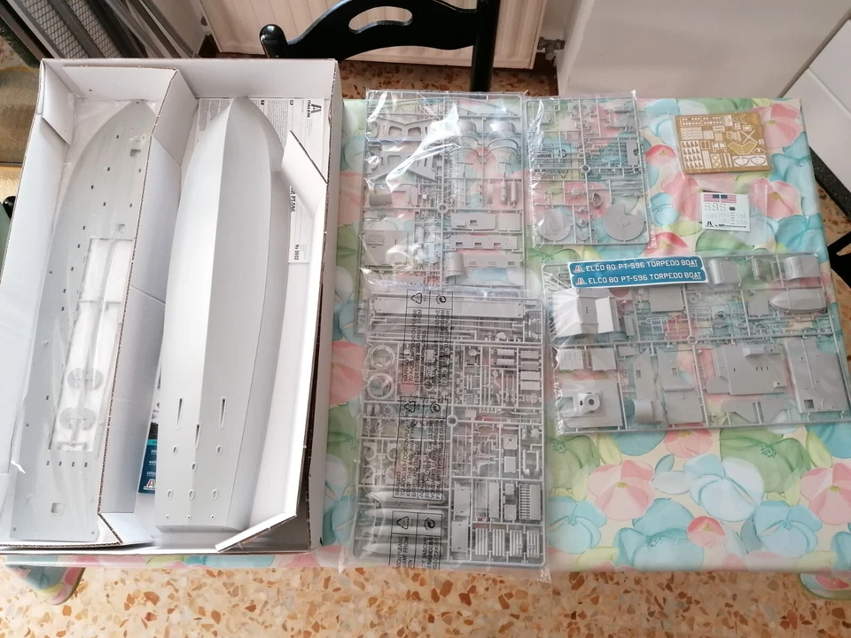 ITALERI ELCO 80 TORPEDO BOAT PT 596 N°5602 1/35 - Immagine 4 di 4