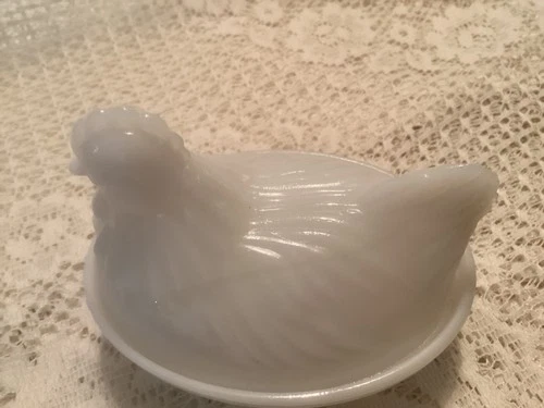 Vtg. Milk Glass Hen on Nest Indiana Glass Covered Candy Dish Trinket