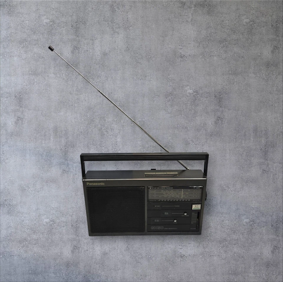 Panasonic RF-1650L Radio GX50 Retro Portable LW/MW/FM Receiver VGC  New PSU Lead - Image 2 of 4