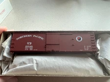 Accurail HO Kit #4610 40’ USRA Dbl Sheath Box Car Northern Pacific NP #11346 OB