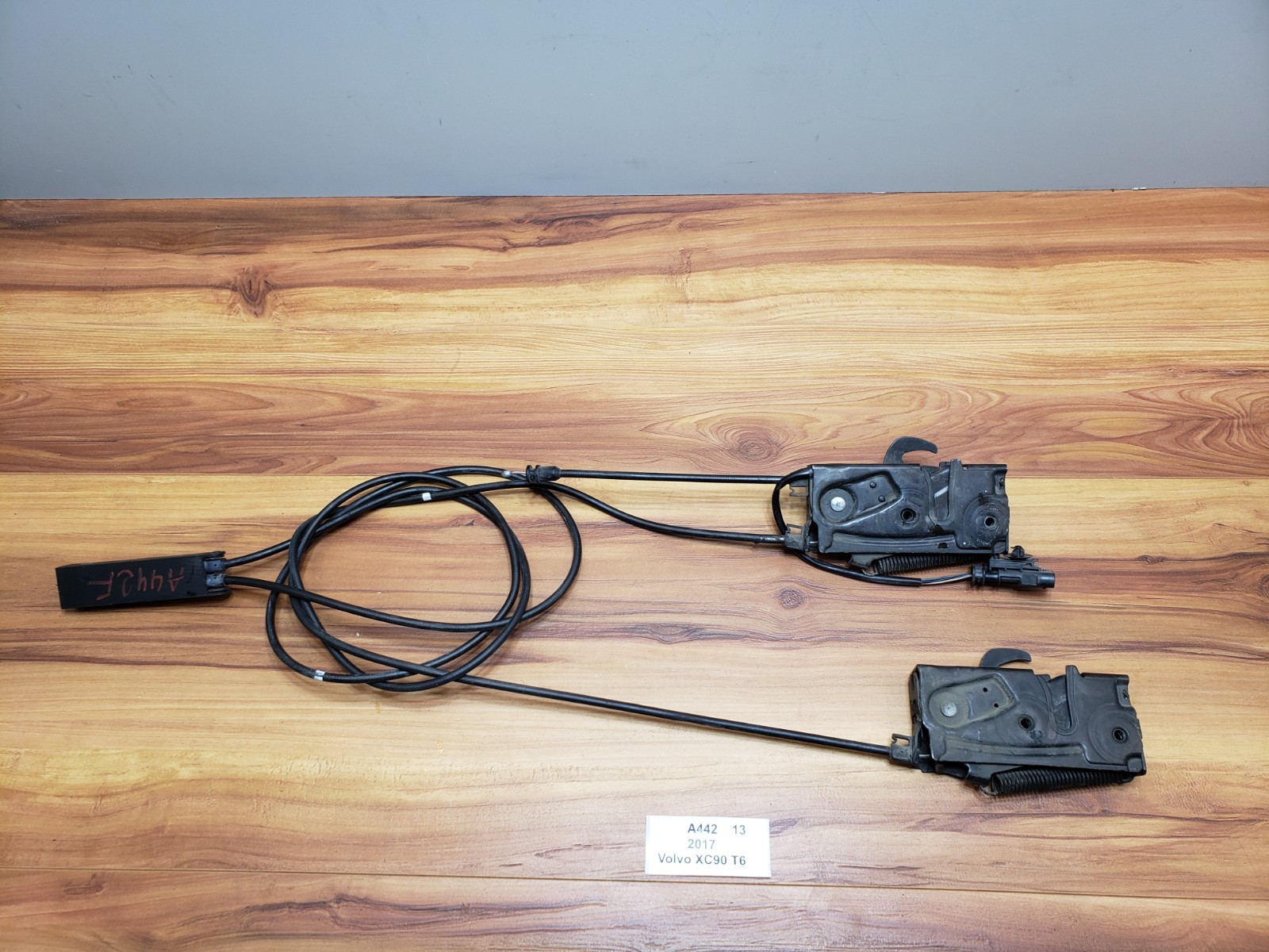✅ 16-21 OEM Volvo XC90 Front Upper Hood Latch Lock Lever Release