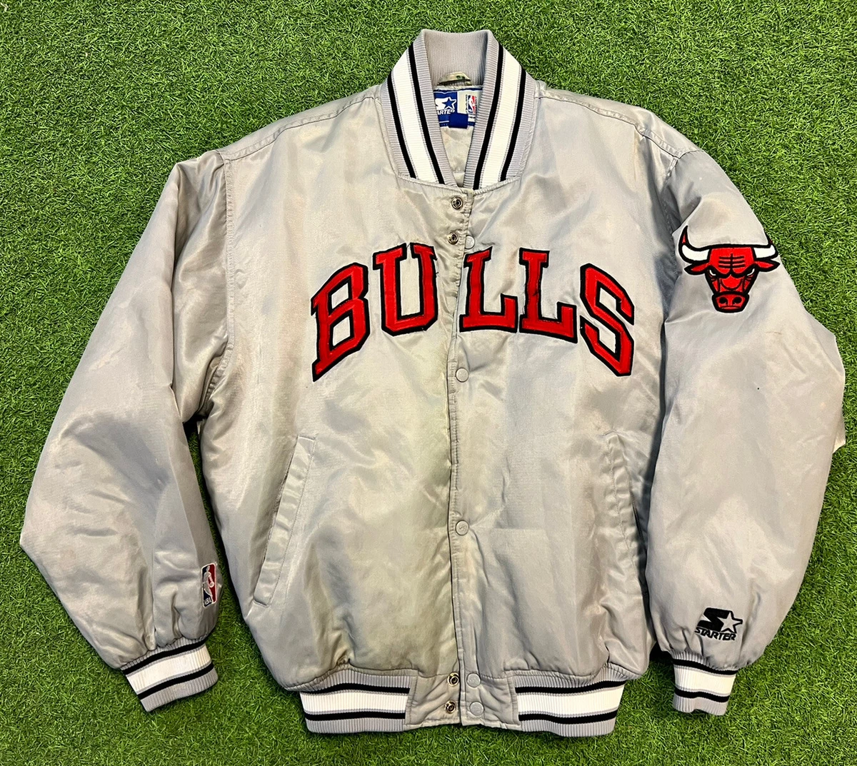 RARE! Vintage 90s NBA Chicago Bulls Gray Starter Silver Jacket Size L Grey