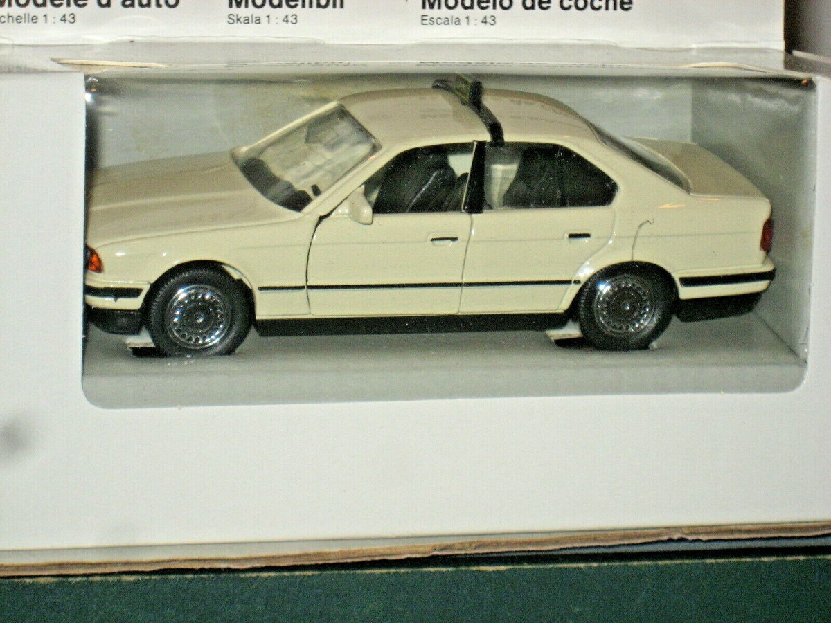 Schabak 1987-1996 BMW 535i E34 Taxi Cab 1/43 Diecast Gama