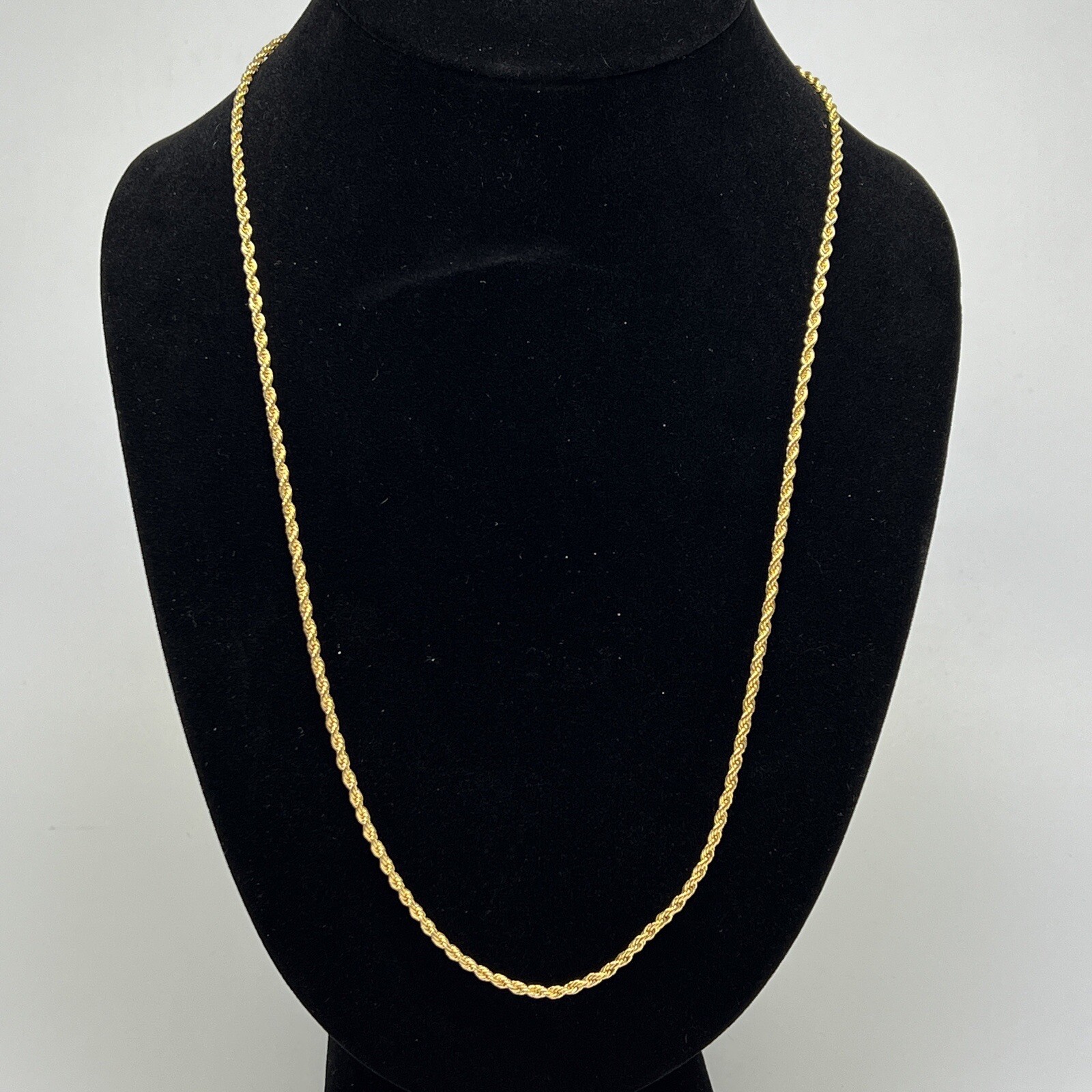 Trifari Necklace Gold Tone Twisted Rope Chain 23in Gem